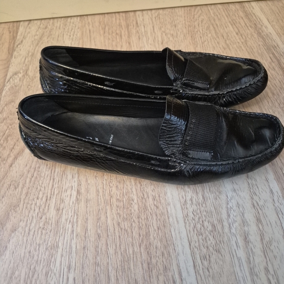 Prada Women's Black Loafers - Picture 8 of 8